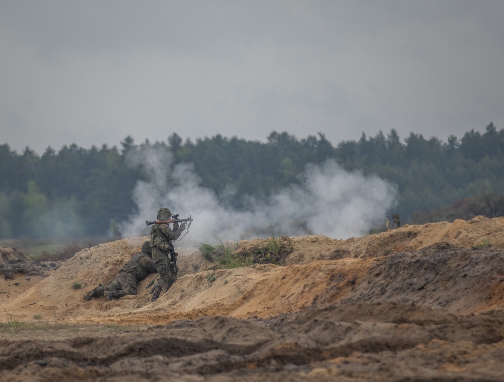 NATO Allies light up the range during Anakonda23