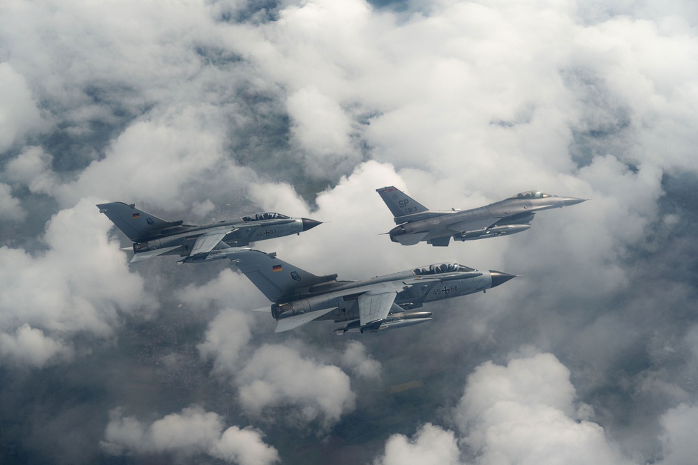 480th FS demonstrates interoperability with German Tornados