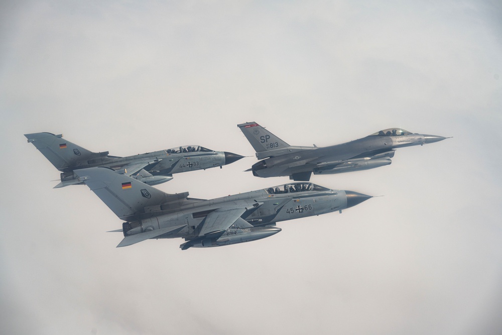 480th FS demonstrates interoperability with German Tornados