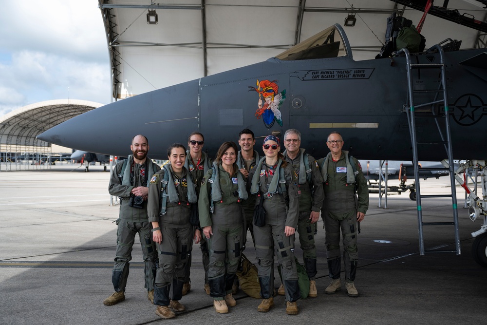 Key influencers and media experience the Strike Eagle