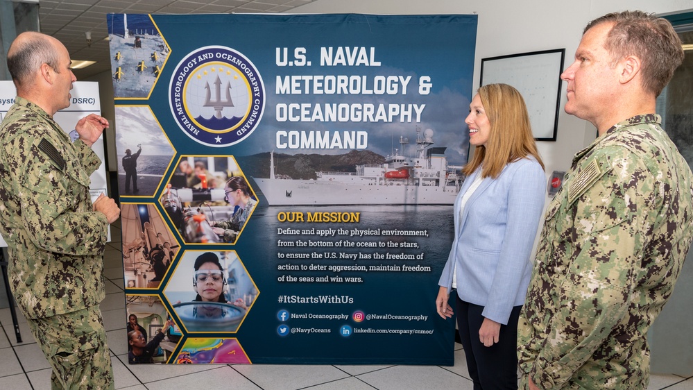 Assistant Secretary of the Navy Berger Visits FNMOC