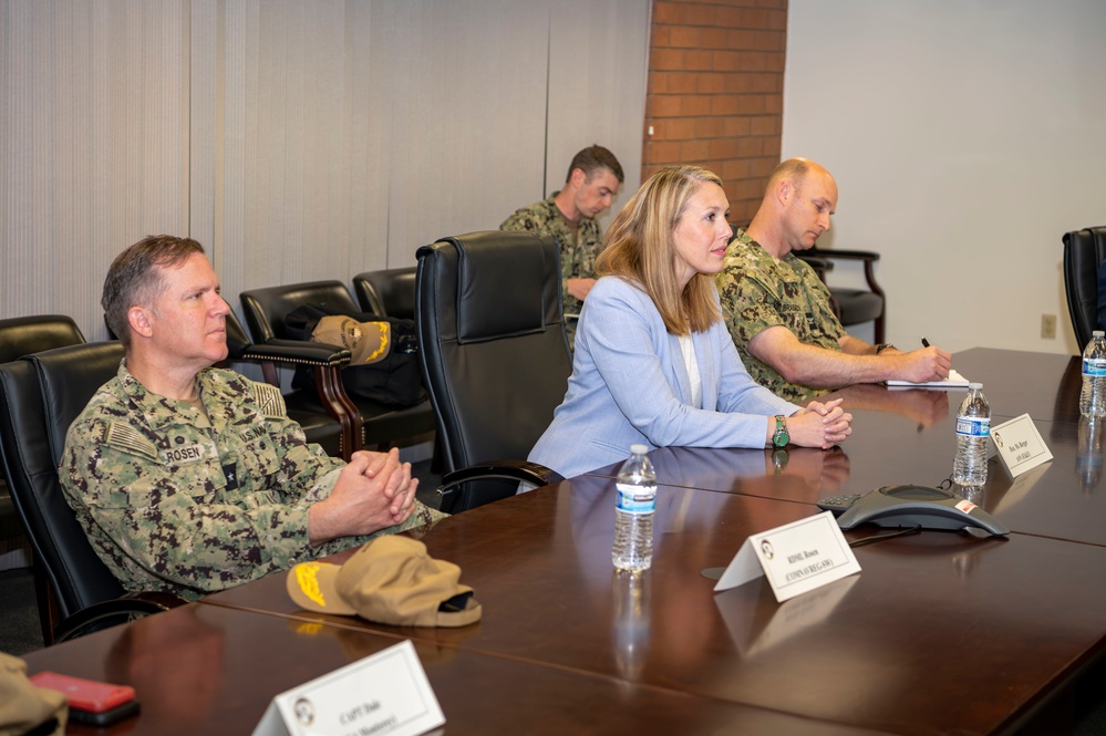 Assistant Secretary of the Navy Berger Visits FNMOC