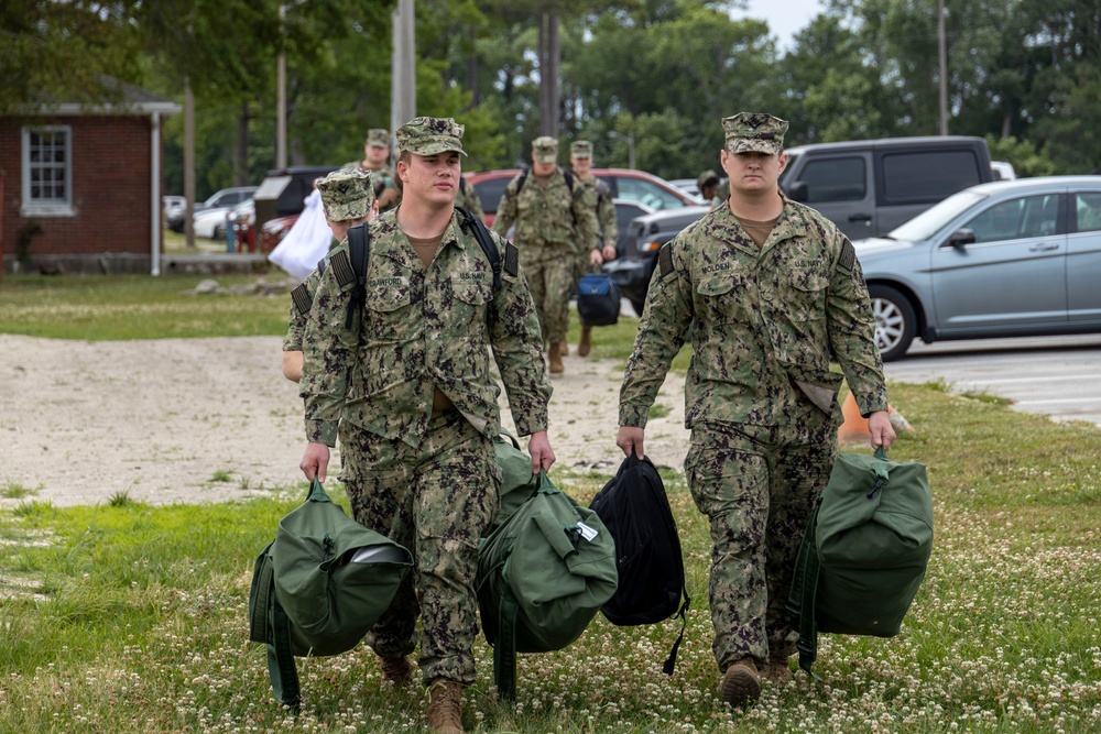 Midshipmen Arrive at Camp Lejeune for PROTRAMID