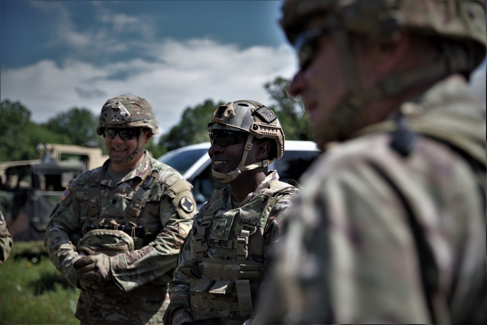 Brig. Gen. Visits Arkansas National Guard Soldiers