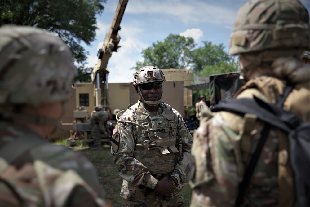 Brig. Gen. Visits Arkansas National Guard Soldiers