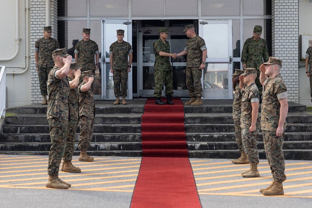 III MEF welcomes JGSDF Commanding General