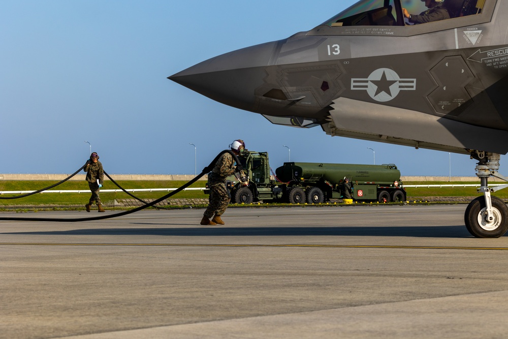 MWSS-171, VMFA-242 Marines conduct FARP training at Marine Corps Air Station Iwakuni.