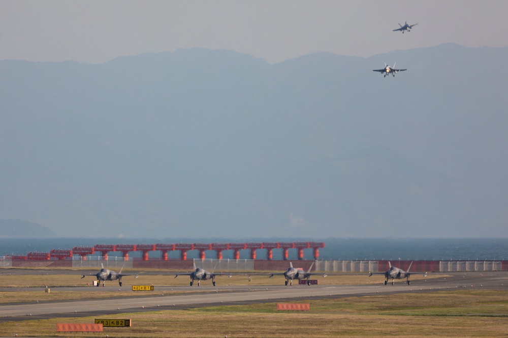 MAG-12 Squadrons Sharpen Their Skills in MCAS Iwakuni