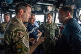 Fifth Fleet Admiral Transits Strait of Hormuz on Warship with UK, French Commanders