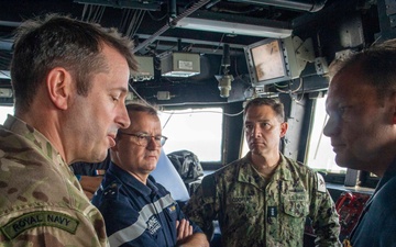 Fifth Fleet Admiral Transits Strait of Hormuz on Warship with UK, French Commanders