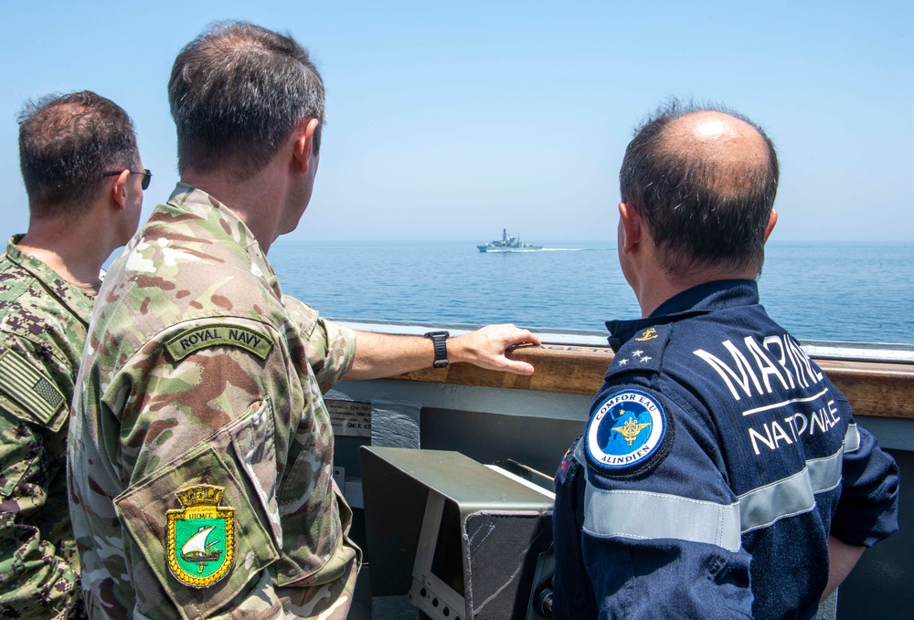 Fifth Fleet Admiral Transits Strait of Hormuz on Warship with UK, French Commanders