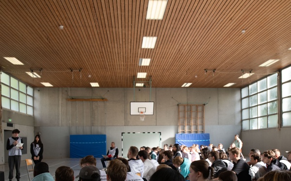 American and German students strengthen partnerships through dragon boat racing