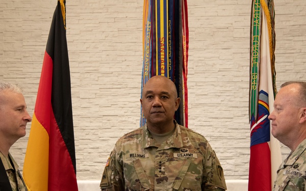 Chaplains exchange stole during ceremony in Wiesbaden