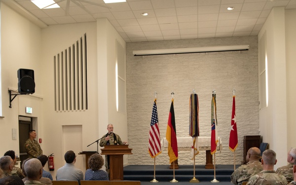 Chaplains exchange stole during ceremony in Wiesbaden