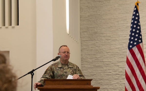 Chaplains exchange stole during ceremony in Wiesbaden