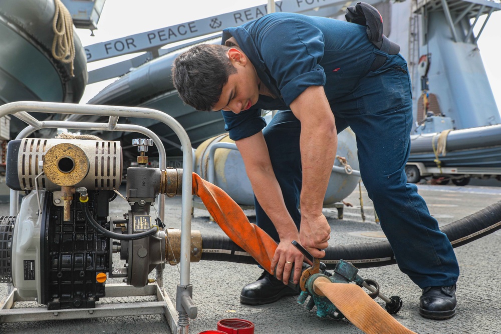 USS Carter Hall Conducts Damage Control Training during COMPTUEX