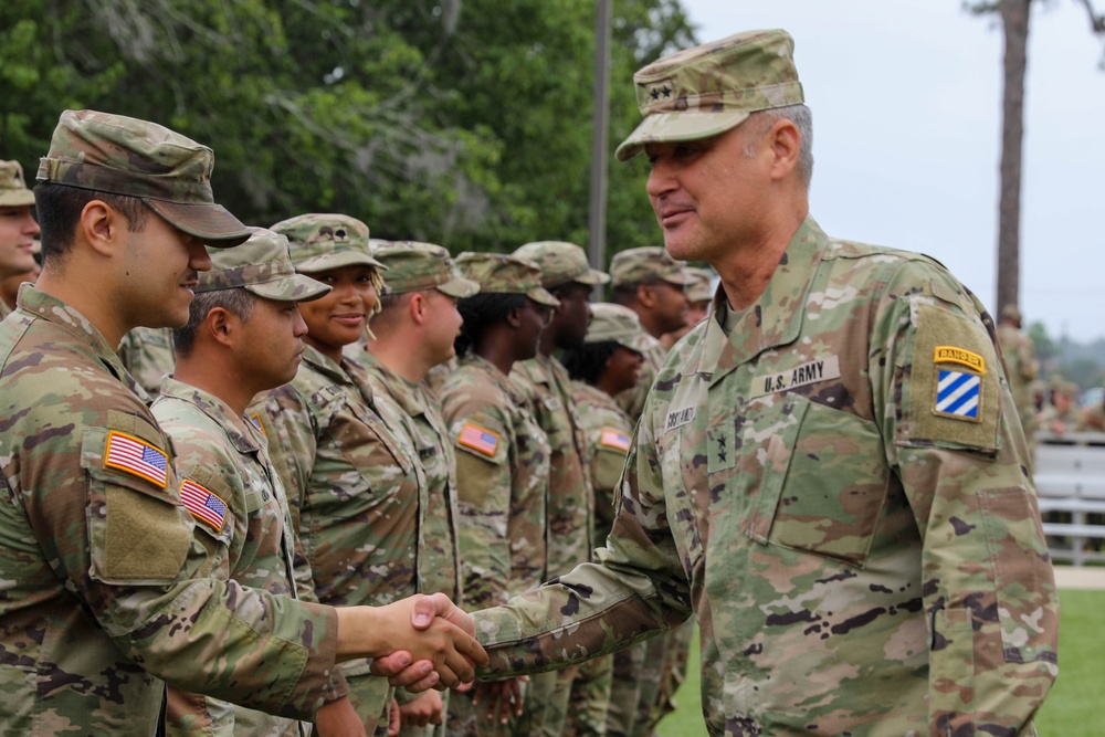 Maj. Gen. Charles D. Costanza re-enlists Soldiers assigned to 3rd Infantry Division