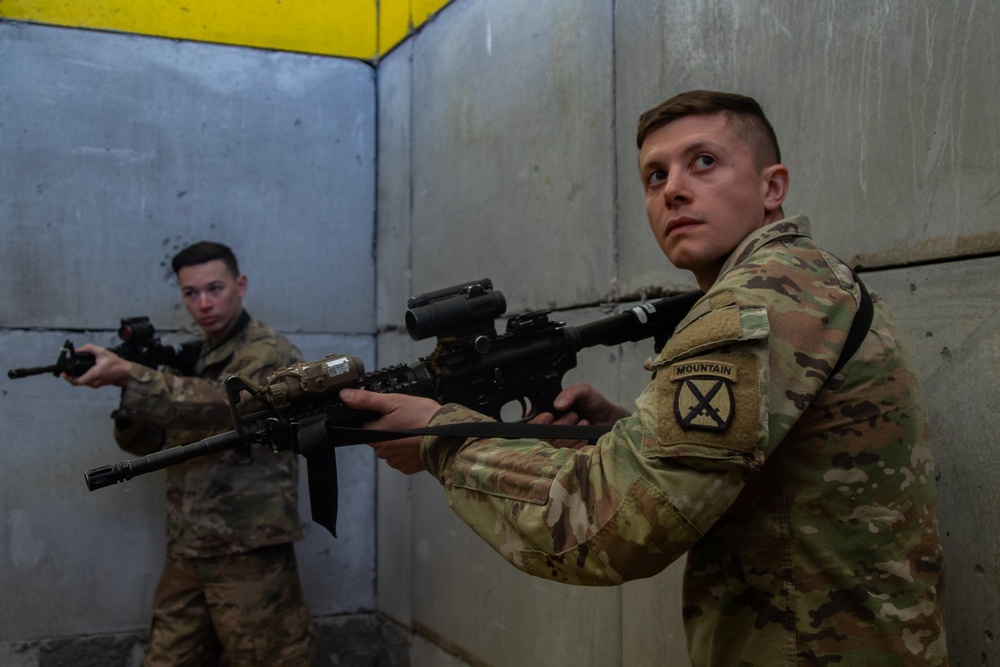 10th Mountain Division Receives Training from 3rd Special Forces Group (Airborne)