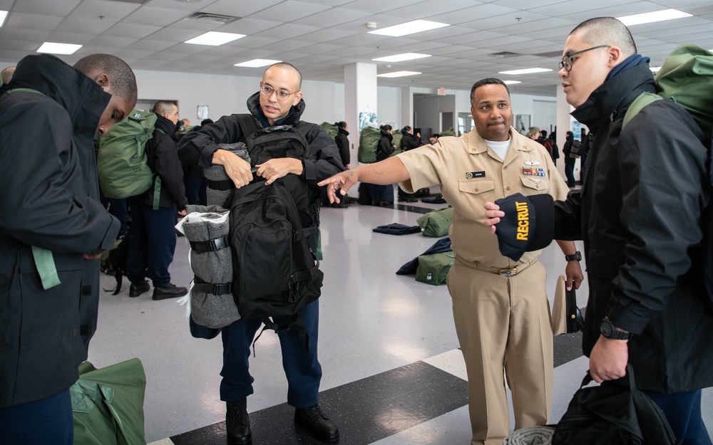 Commander, U.S. Pacific Fleet Staff Visits Recruit Training Command