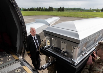Charter service transports fallen service members