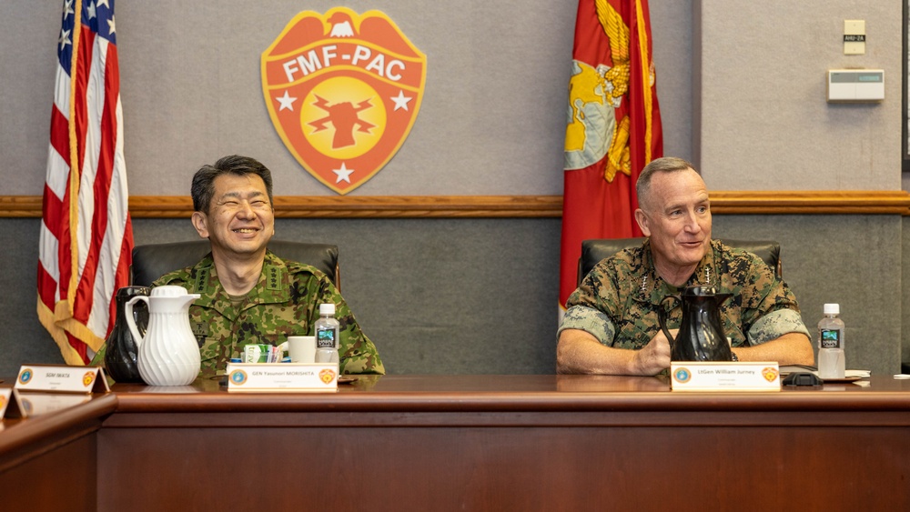 MARFORPAC COMMANDER MEETS WITH COMMANDER OF JGSDF