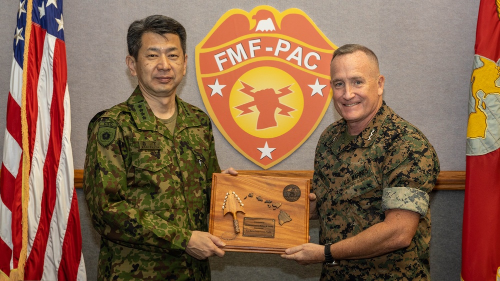 MARFORPAC COMMANDER MEETS WITH COMMANDER OF JGSDF