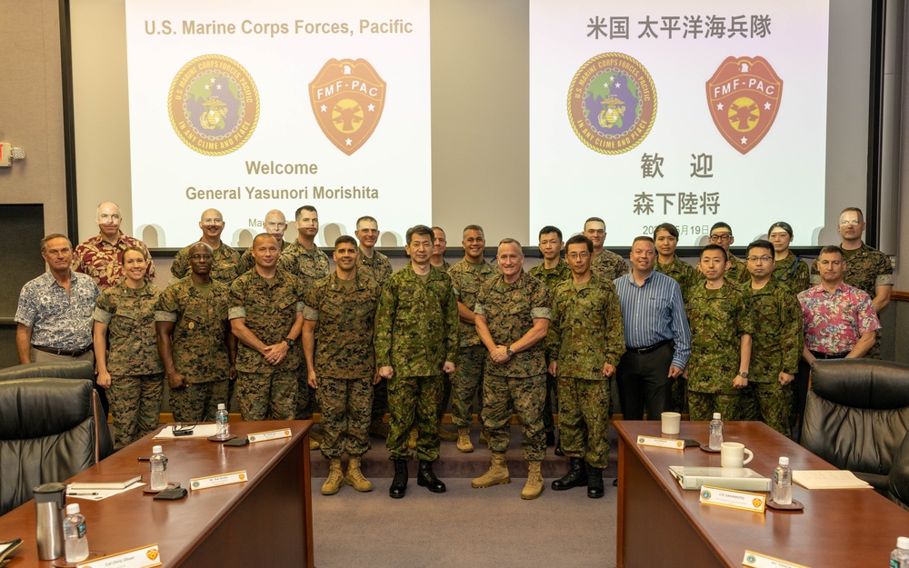 MARFORPAC COMMANDER MEETS WITH COMMANDER OF JGSDF