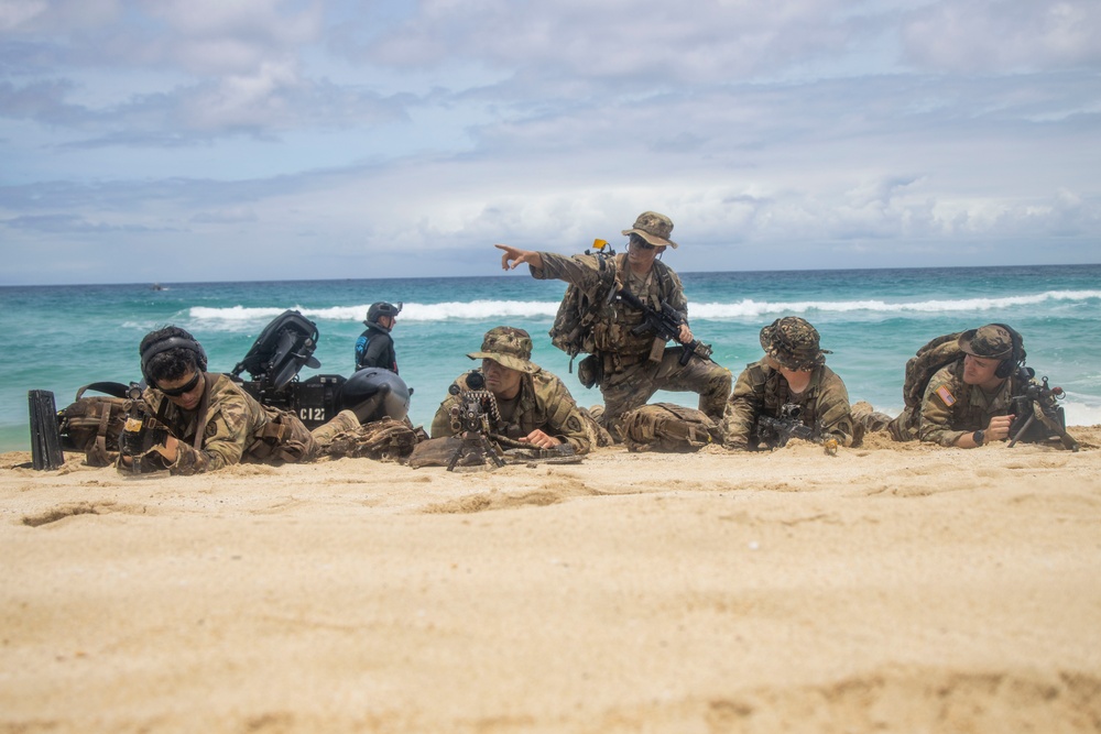 U.S. Soldiers Conduct Beach Insertion Training at MCBH