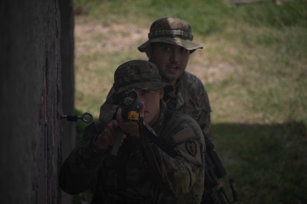 U.S. Soldiers Conduct Beach Insertion Training at MCBH