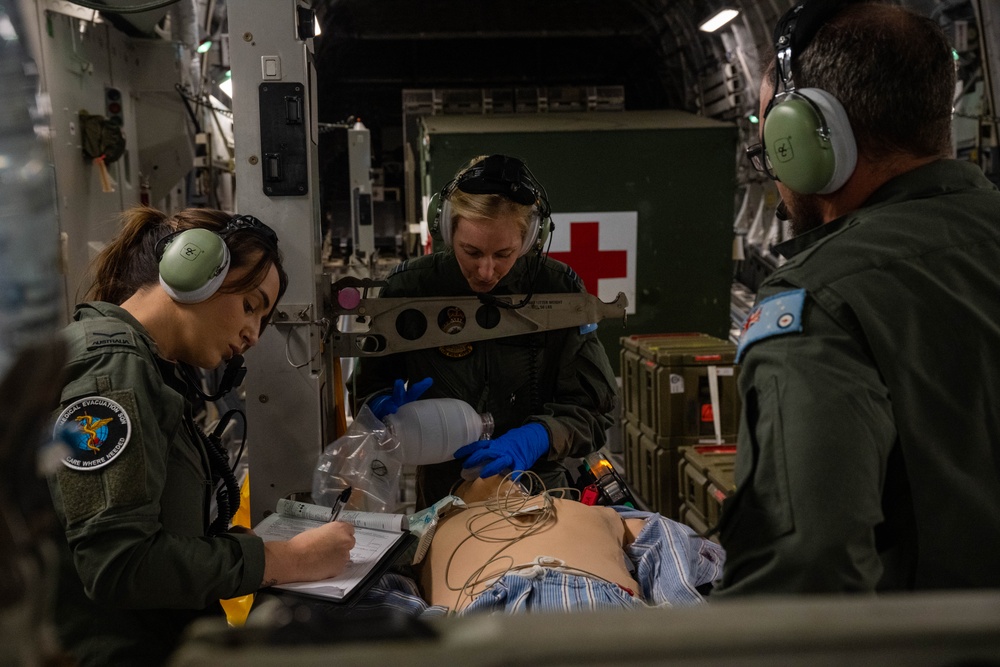 USAF, RAAF conduct aeromedical training during Global Dexterity