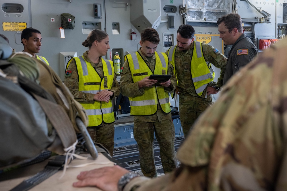 USAF, RAAF perform bilateral, tactical airlift operations