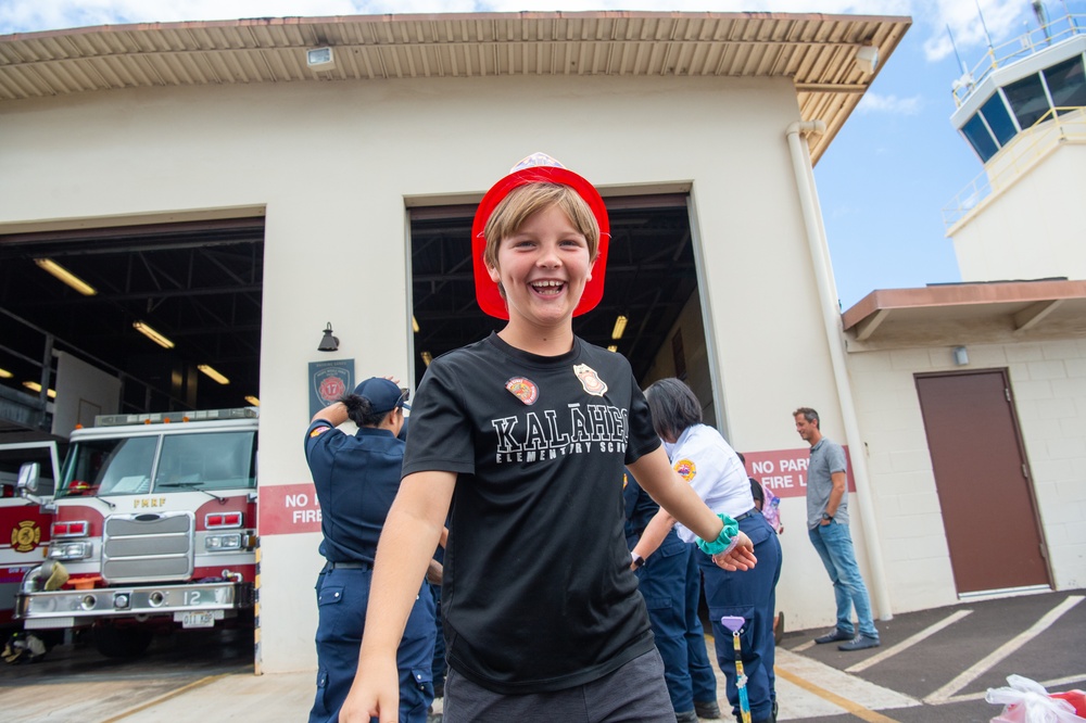 Pacific Missile Range Facility Fire Department Hosts Elementary School Students