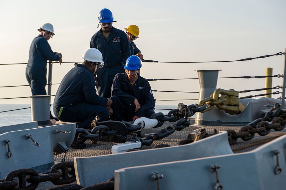 USS Paul Hamilton Departs Bahrain