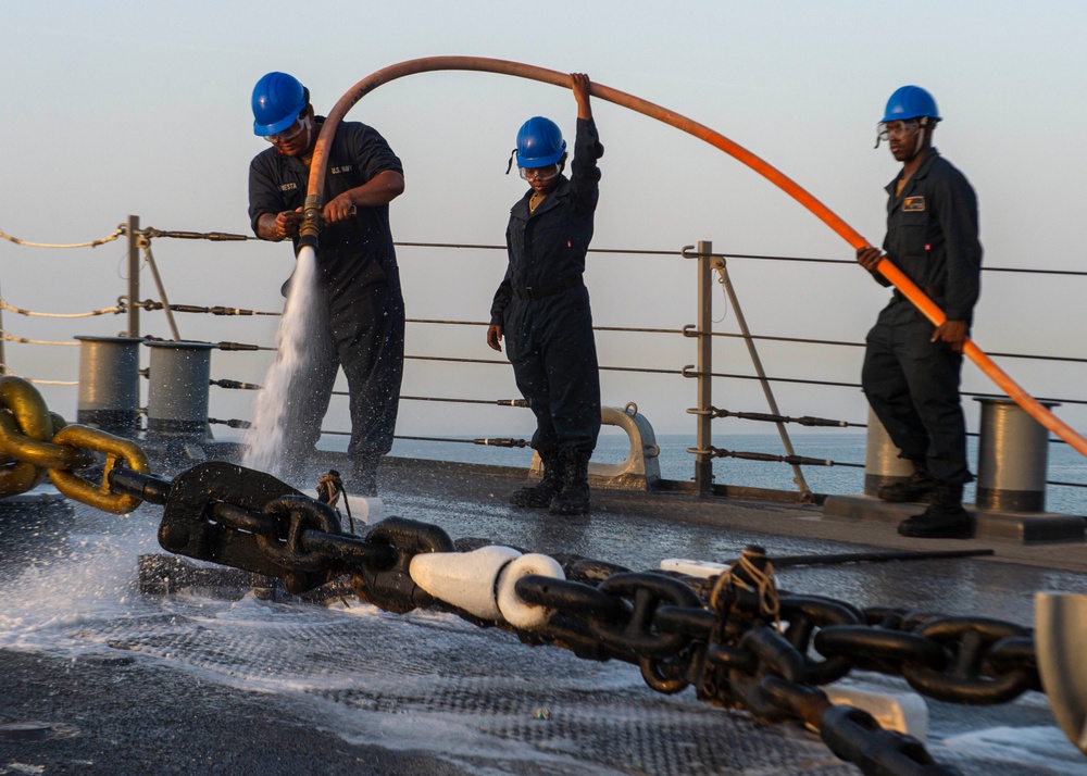 USS Paul Hamilton Departs Bahrain