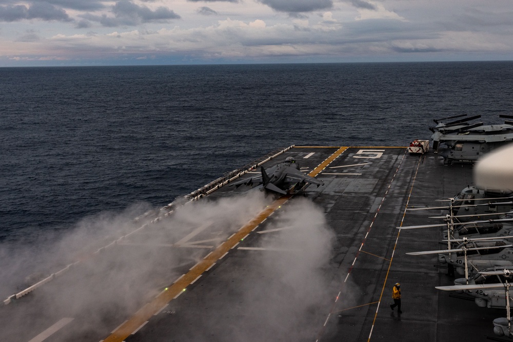 26th MEU Conducts Deck Landing Qualifications