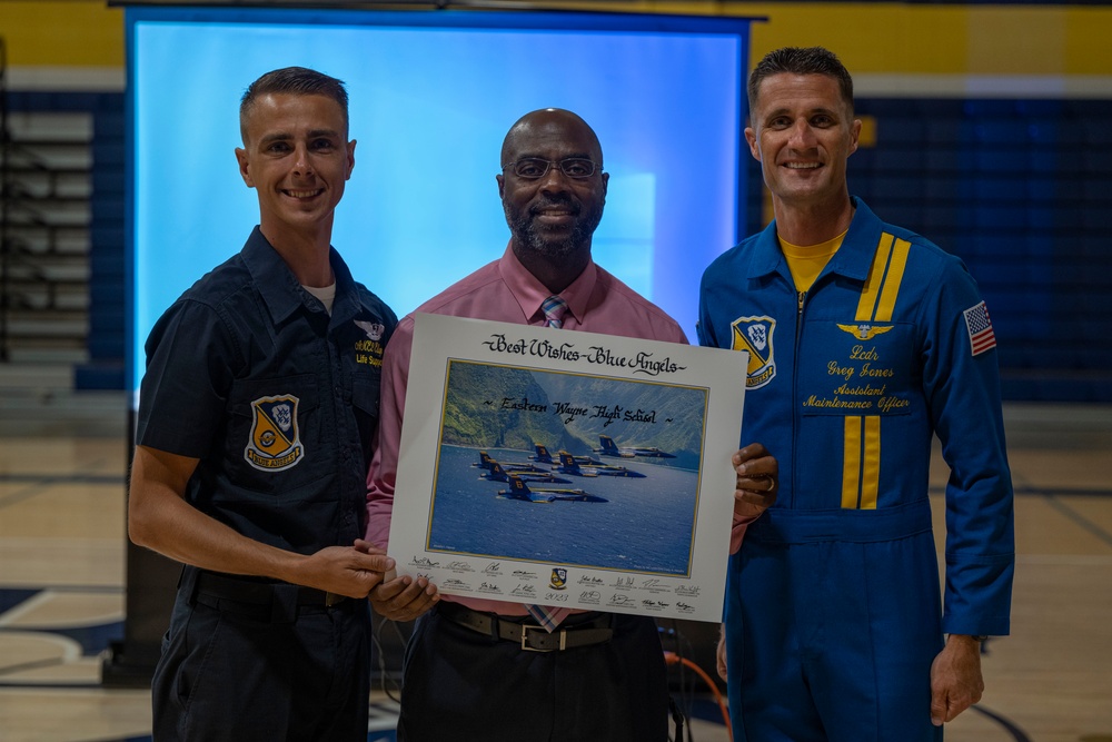 Blue Angels meet with EWHS students