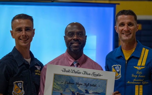 Blue Angels meet with EWHS students