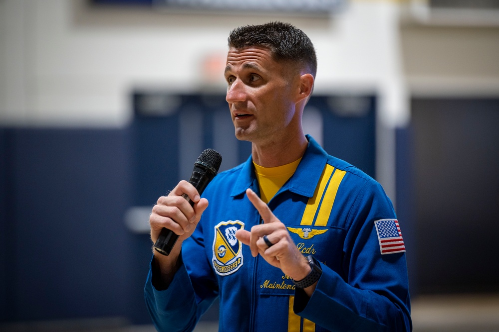 Blue Angels meet with EWHS students