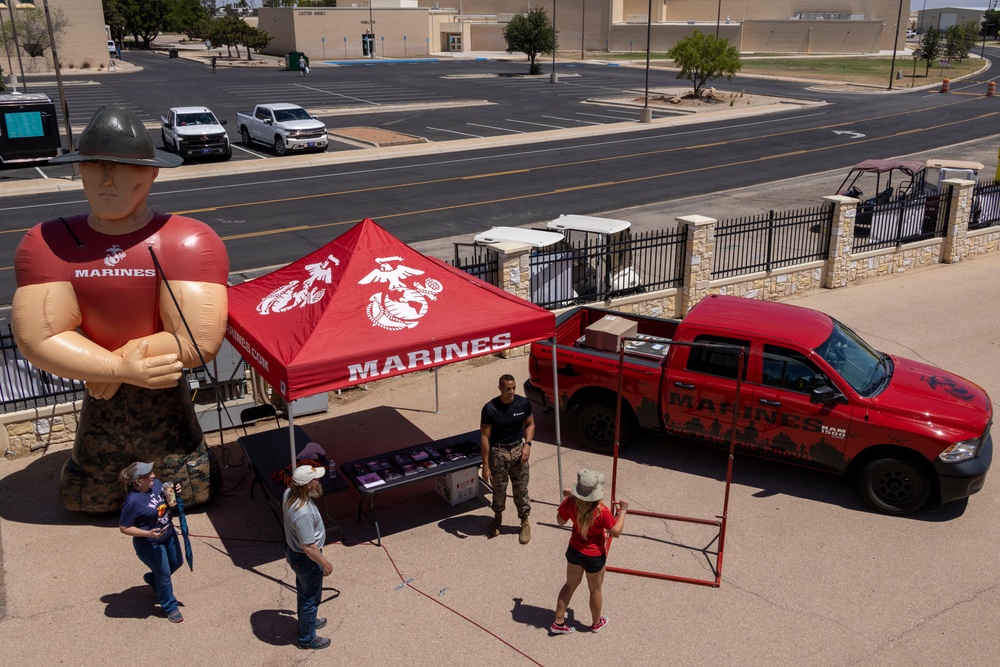 Marine Corps Recruiting Command Attends the NJCAA Outdoor Track and Field National Championships