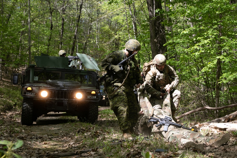 U.S. and Canada Military Police Units Increase Readiness in Collaboration