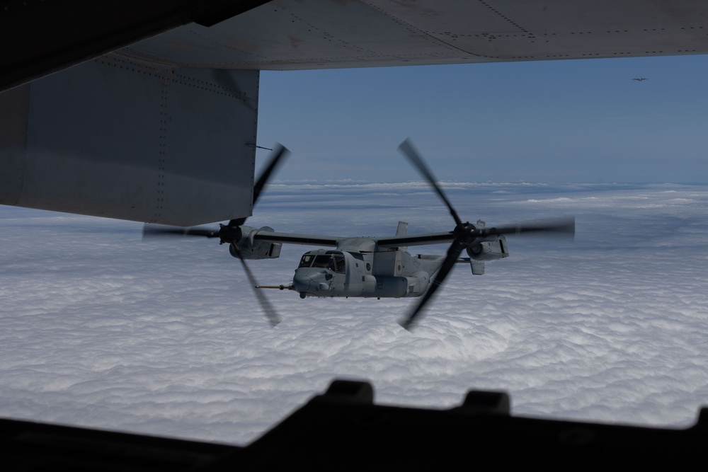 VMM 262 and VMGR 152 Conduct Aerial Refuel for ACMEX