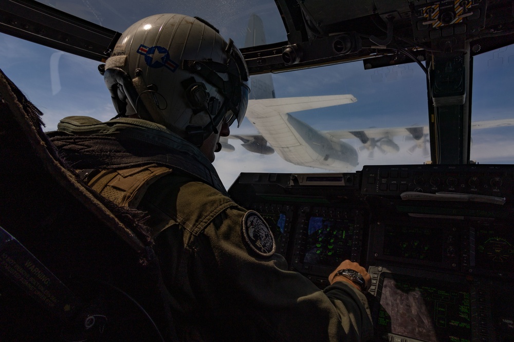 VMM 262 and VMGR 152 Conduct Aerial Refuel for ACMEX