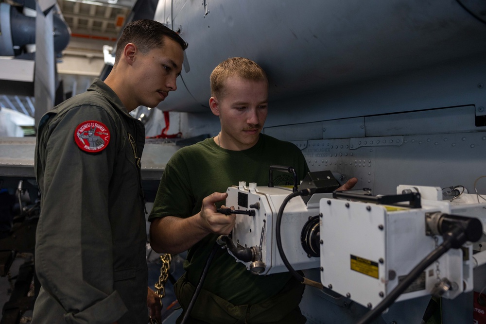 26th MEU Marines Conduct Maintnance aboard USS Bataan