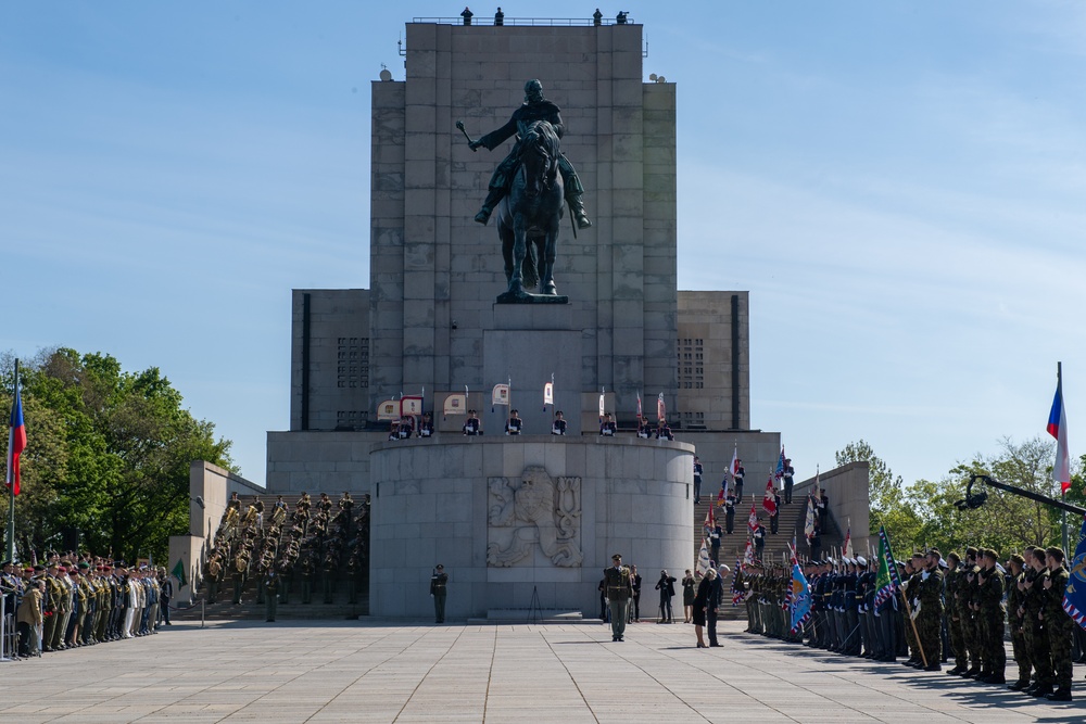 SEAC attends V-E Day ceremony