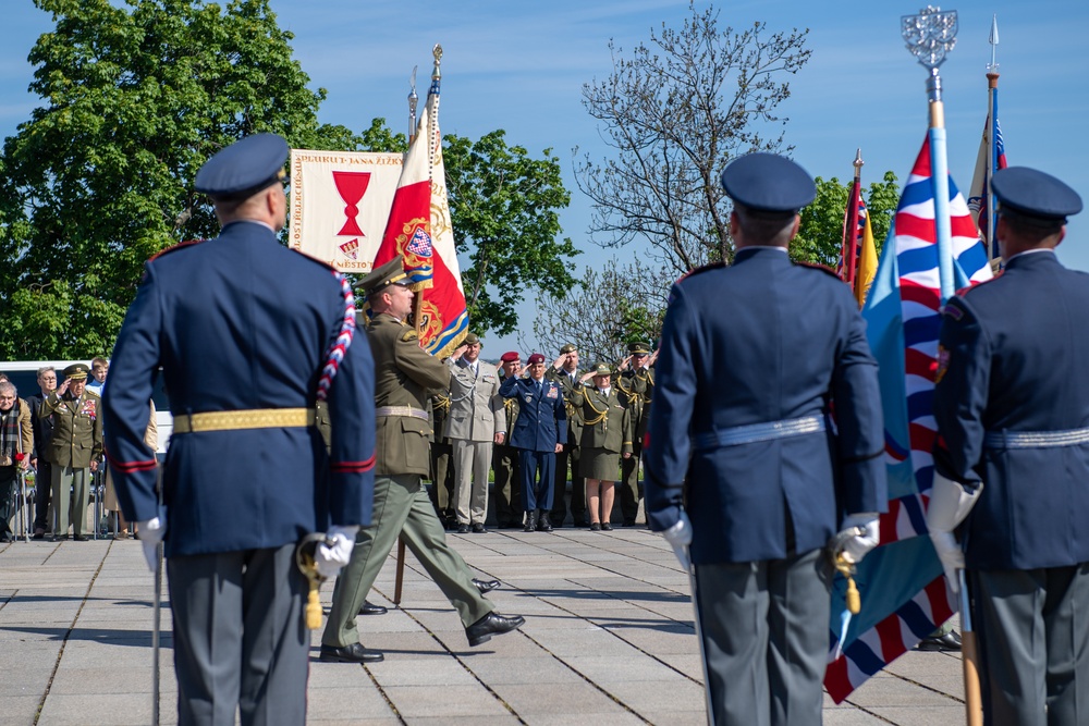 SEAC attends V-E Day ceremony