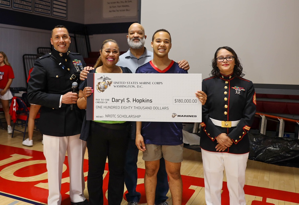 Sacramento Marines Present NROTC Scholarship