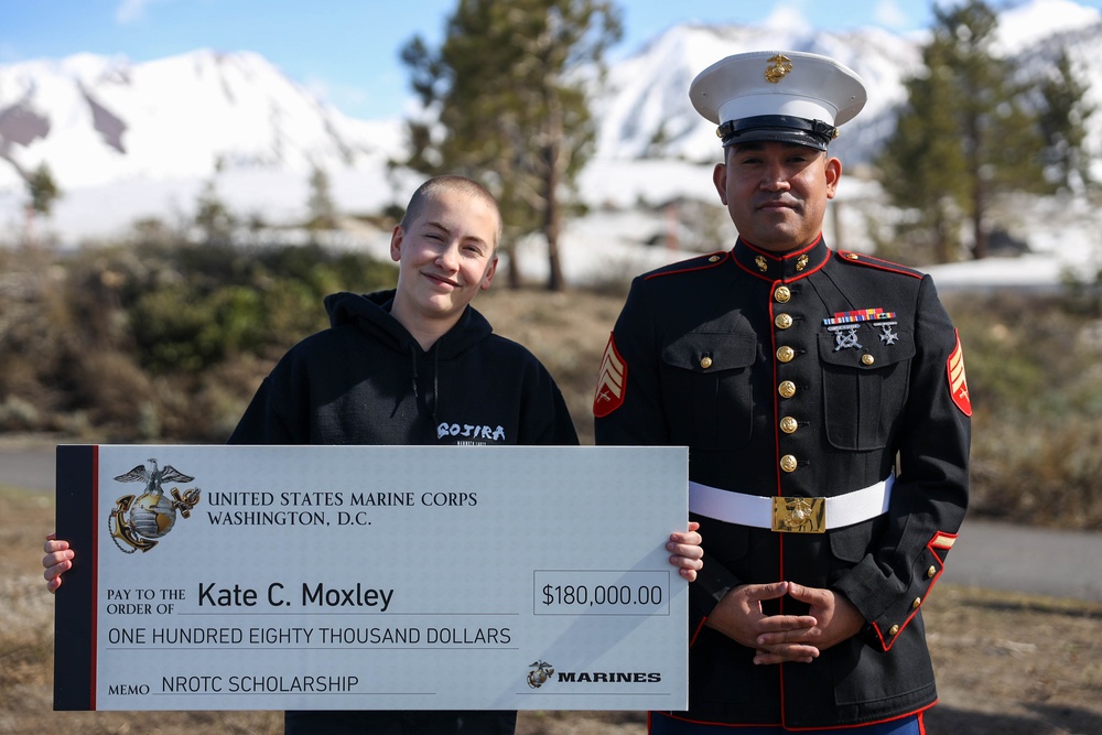 DVIDS Images Sacramento Marines Present NROTC Scholarship [Image 3