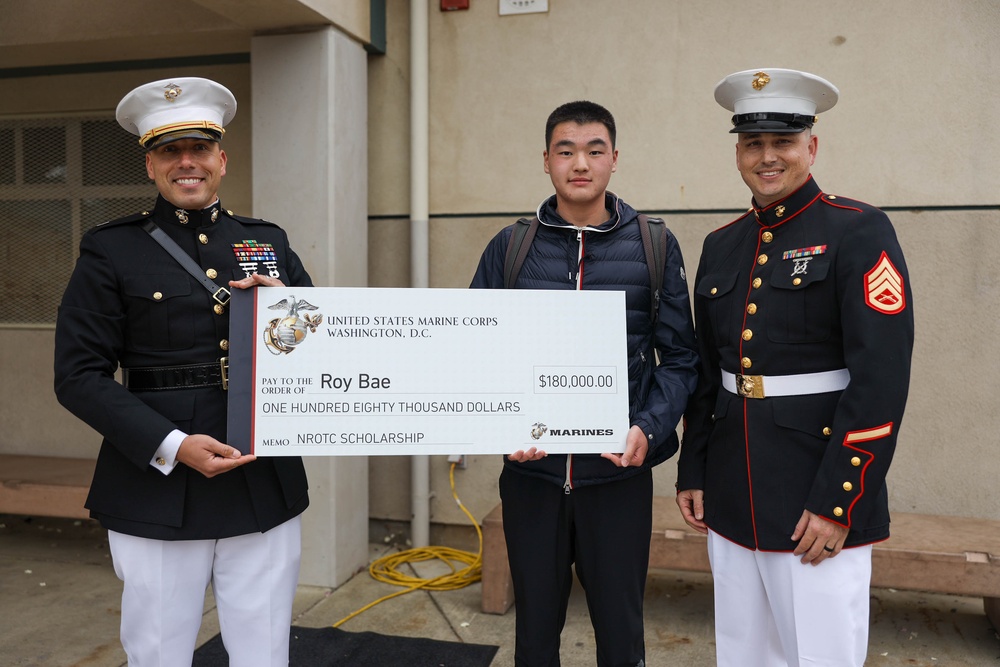 Sacramento Marines Present NROTC Scholarship