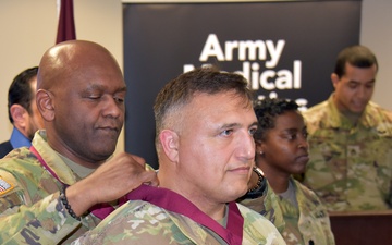 Maj. King receives O2M3 medallion