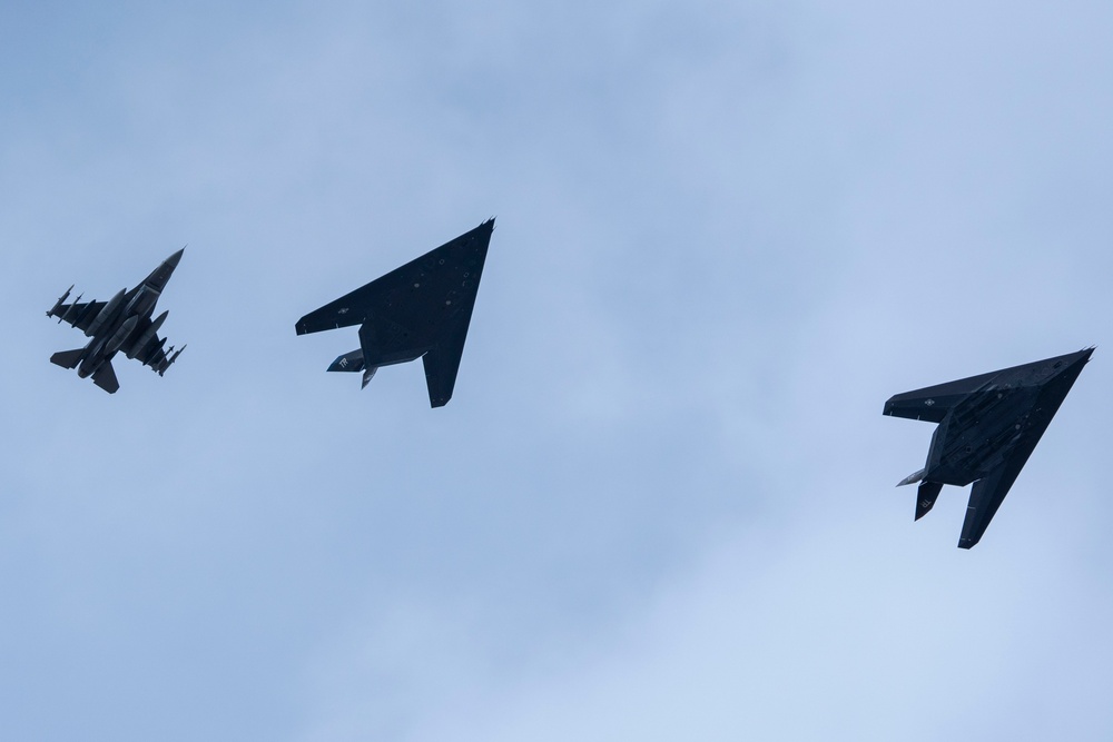 F-117 Nighthawks land at JBER during Northern Edge